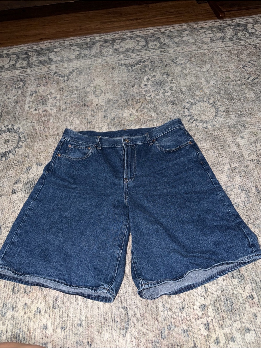 Gap Longline Short